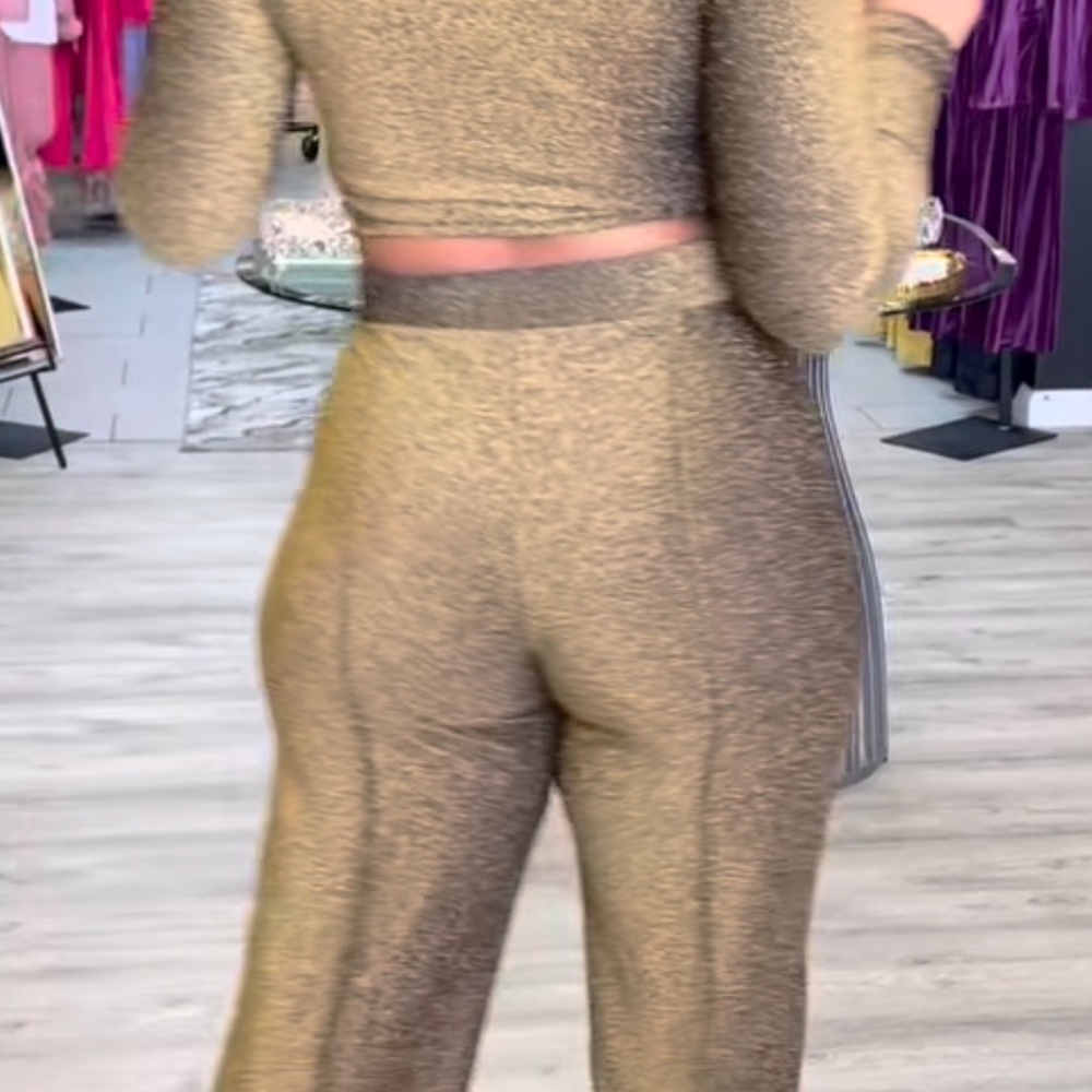 Elegant Gold Women's 2 Piece Set
